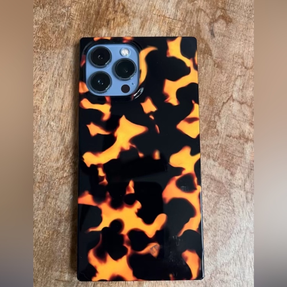 Flaunt iPhone 13 Pro Max Case - Tortoise Print